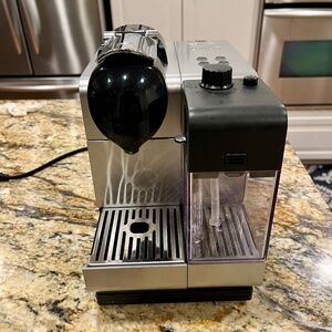 Delonghi Nespresso Lattissima+ Coffee Machine